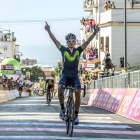 Izaguirre celebra su victoria en la octava etapa del Giro de Italia.