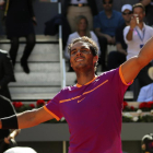 Rafa Nadal celebra el triomf sobre Djokovic, ahir a Madrid.