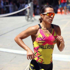 Natació, ciclisme i atletisme són les tres disciplines que formen el triatló, modalitat que practica la lleidatana Anna Vallverdú.