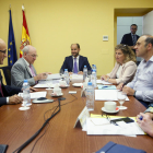 Un moment de la reunió de representants del ministeri, sindicats i patronal, ahir a Madrid.