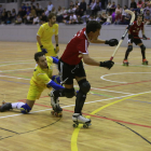 Un jugador de l’Alpicat intenta interceptar una pilota.