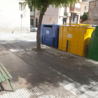 Los contenedores en la plaza Urgell de Tàrrega.