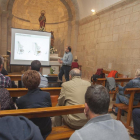 Reunió dels arquitectes amb els veïns ahir a la tarda.