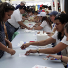 Venezolanos residentes en Madrid acudieron el domingo a la madrileña Puerta del Sol para votar.
