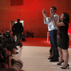 Pedro Sánchez, a su llegada al 39 congreso de los socialistas, junto a su número 2 Adriana Lastra.