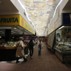 Vista del pasillo central de Fleming,  una de las zonas donde hay menos paradas cerradas.