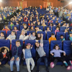 Una de las salas del Cinema Majèstic de la capital del Urgell, ayer repleta de escolares.