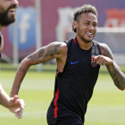 Neymar ahir en l’entrenament abans de viatjar cap als Estats Units.