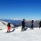 Esquiadores en las cumbres de la estación de Boí.