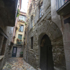 La casa de la família Cardona en el núcleo histórico de Torà.
