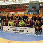 Els jugadors celebraven el títol aconseguit, ahir, al pavelló Amaya Valdemoro d’Alcobendas.