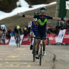 Alejandro Valverde entra vencedor a la meta de la Molina ahir després de la disputa de la tercera etapa.