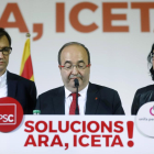 El candidato del PSC, Miquel Iceta, junto a Salvador Illa y Eva Granados.