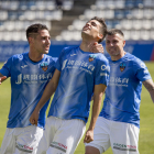 Albert Torras celebra su gol ante el Andorra junto a Raúl González y Abraham Minero.