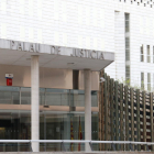 Vista de l’entrada a l’Audiència Provincial, a l’edifici judicial del Canyeret.