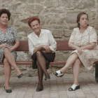 Les tres veïnes del poble protagonistes del curtmetratge ‘Mai’, de la lleidatana Marta González.