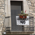 Imatge d’arxiu d’una pancarta contra el projecte a Maials.