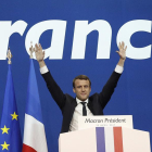 Macron recabó ayer el incómodo apoyo del actual presidente de la república, François Hollande.