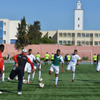 Futbolistes de l’acadèmia marroquina Rahal, a Casablanca, durant una sessió d’entrenament.