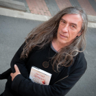 El músico Gerard Quintana posa con su segunda novela.