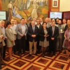 Foto de grupo de los premiados ayer en la Diputación momentos depués de la entrega de galardones.