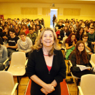 La directora de la Acadèmia del Cinema Català Isona Passola, ayer en el instituto Màrius Torres. 