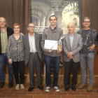 Acto de entrega del noveno premio Jordi Pàmias de poesía, ayer en el ayuntamiento de Guissona.