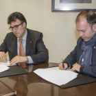 Lluís Salvadó i Xavier Casoliva, durant la firma del conveni ahir.
