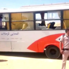 L'autocar que transportava cristians coptes a Egipte que ha estat atacat.