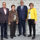 A la izquierda, el presidente de la AECC Lleida, Eduardo Serrano.