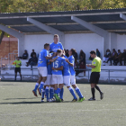 Los jugadores del Lleida Esportiu B celebran uno de los goles del partido.