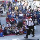 Grandes y pequeños disfrutaron ayer por la tarde de una de las actuaciones en el festival “Buuuf!” de Alcoletge. 