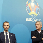 Villar, en foto de archivo, junto al presidente de la UEFA.
