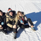 Rut Camí, Joan Cama i Marina Sala, conductors del programa sobre la neu i les estacions d’esquí.