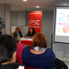 El PSC organizó ayer en Lleida un debate sobre la violencia de género.