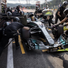 Lewis Hamilton, durant un ‘pit stop’ al circuit de Spa.