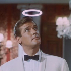 Roger Moore como Simon Templar.