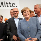 Merkel insiste en su voluntad de “recuperar” votantes de la AfD sin girar a la derecha.