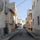 El carrer Major, al centre de Vilanova de Segrià.