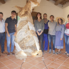 Els responsables del certamen van presentar ahir les novetats i l’escultura ‘Marinada eterna’, de l’artista local Alba Pérez.