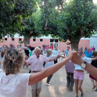 Hasta 200 personas se congregaron en Mollerussa para bailar sardanas en la 38 edición de su Aplec.