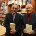Lluís Foix estuvo acompañado ayer de Josep Vallverdú en la presentación en la librería Caselles.