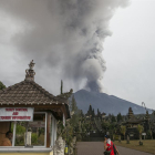 El volcán Agung obliga a cerrar por segundo día el aeropuerto de Bali titular titular titular titular titular titular