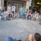 L’artista Ada Vilaró va presentar l’acció teatral a la plaça Major.
