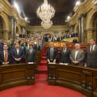 Los diputados soberanistas en el Parlament, tras proclamar la república el viernes pasado.