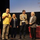 Francesc Puigpelat, diumenge passat, agraint el premi Gregal de novel·la.