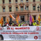 Protesta en LProtesta en Lleida contra el "desmantelamiento" de Correosleida contra el "desmantelamiento" de Correos