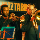 Steve Turre (a la derecha), en su concierto en el Jazz Tardor.