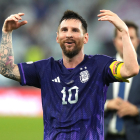 Leo Messi celebra després del partit l’accés a vuitens d’Argentina.