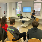Una sessió del taller sobre art i intel·ligència artificial a l’Escola d’Art Leandre Cristòfol de Lleida.